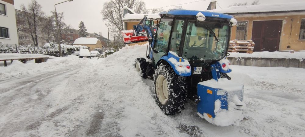 Odśnieżanie mechaniczne śnieg pług