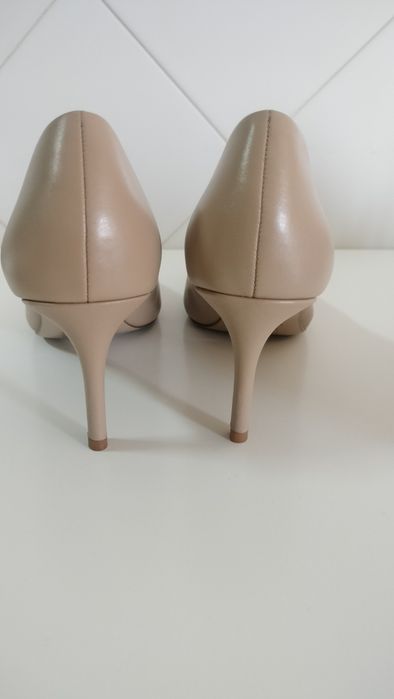Sapatos de salto alto