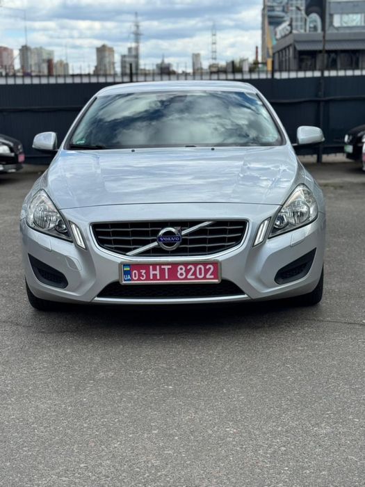 VOLVO V60 2.0 D3 механіка ІДЕАЛ ВІДЕО