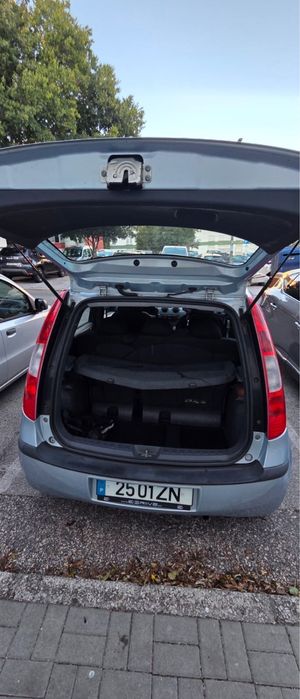 Vende-se Mitsubishi Colt 1.1 (2005) - Super Económico