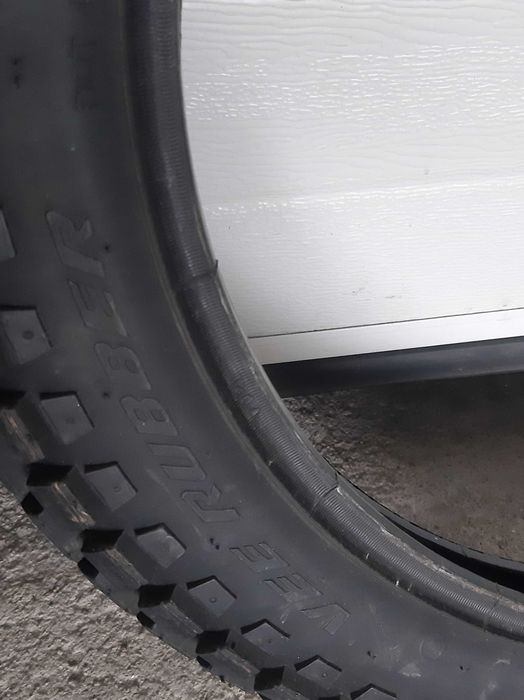 Pneus para moto ou ciclomotor