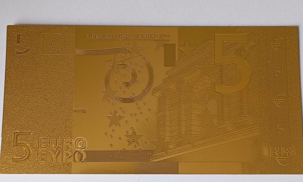 Coleção de notas de euros revistidas a ouro