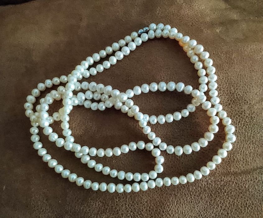 Довге намисто з перлів
