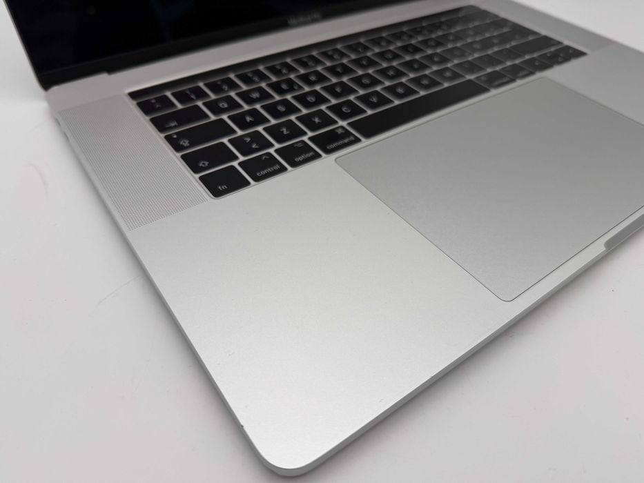 Apple Macbook Pro i7 2.8GHz | 16GB | 512GB