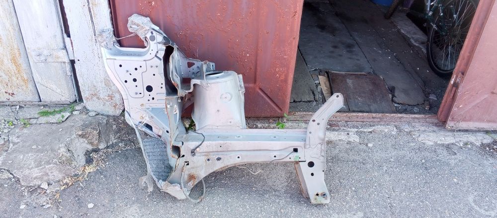 Ланжерон . Стакан Nissan Tiida