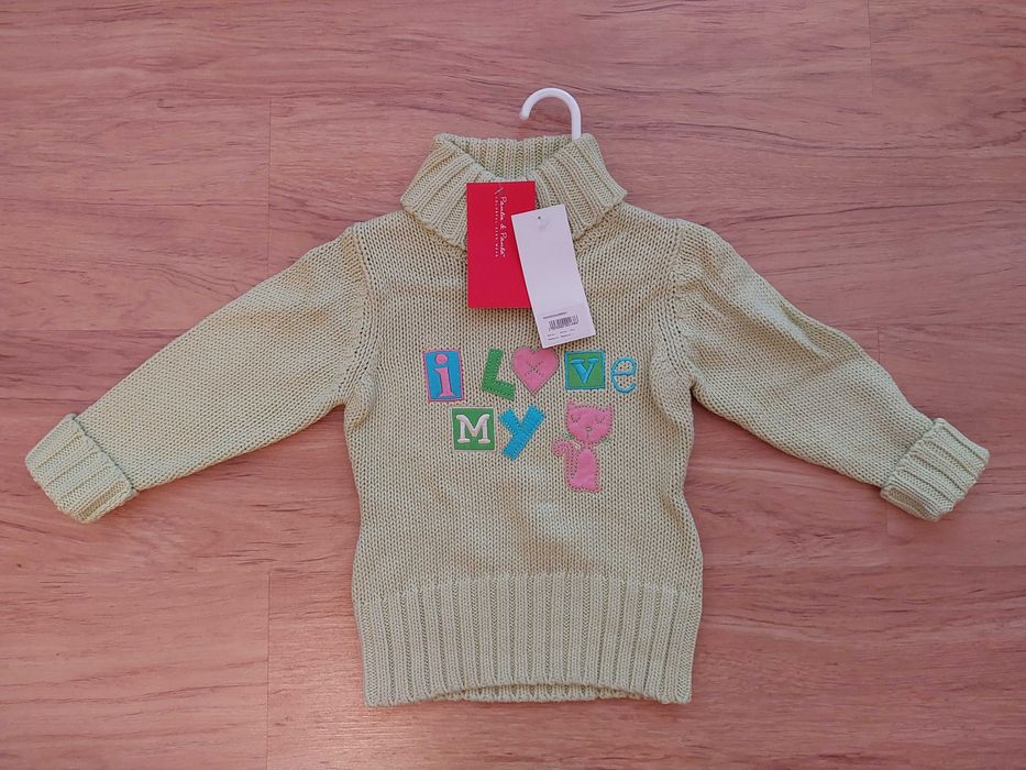 Sweterek dziewczęcy