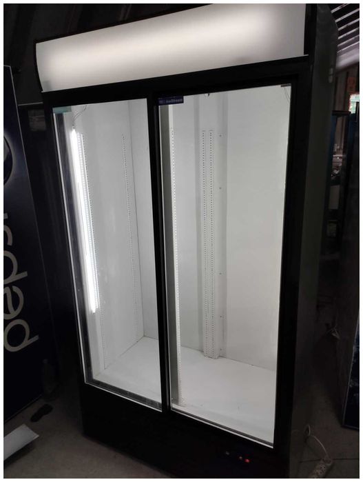 Холодильна шафа вітрина UBC SuperLarge1250 Антрацит.Стан супер.Сервіс