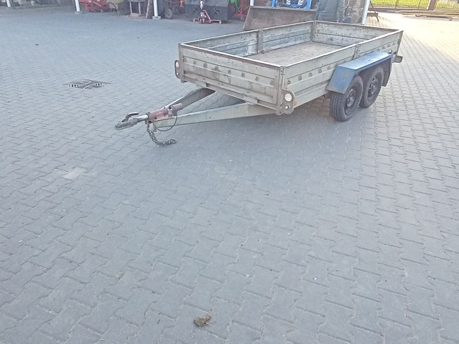 Przyczepka samochodowa