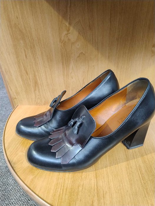 Buty że skóry naturalnej Quazi