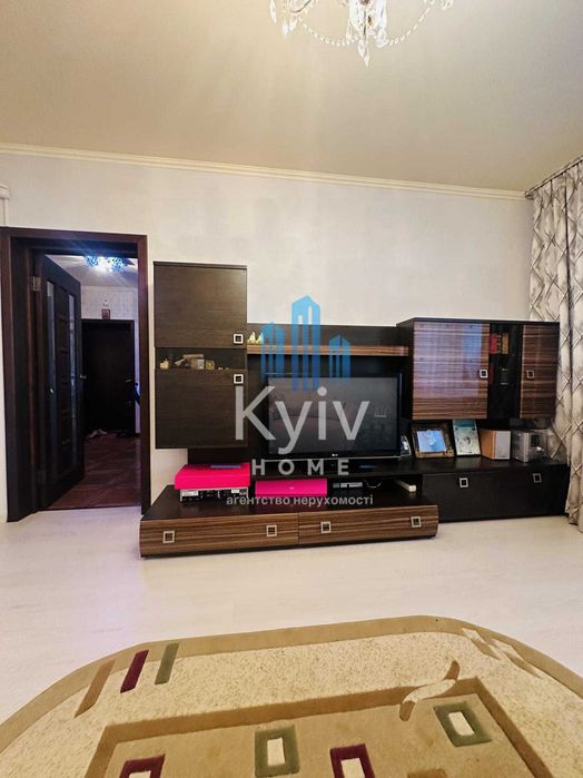 Продаж квартири з ремонтом/ 3 кімнатна/ 82 м2/ 4 поверх/ Позняки/ Київ