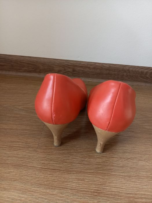 R. 40 czerwone damskie buty na obcasie
Stan widoczny n