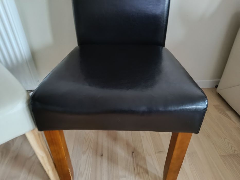 4 Krzesla stołki z Eco skóry