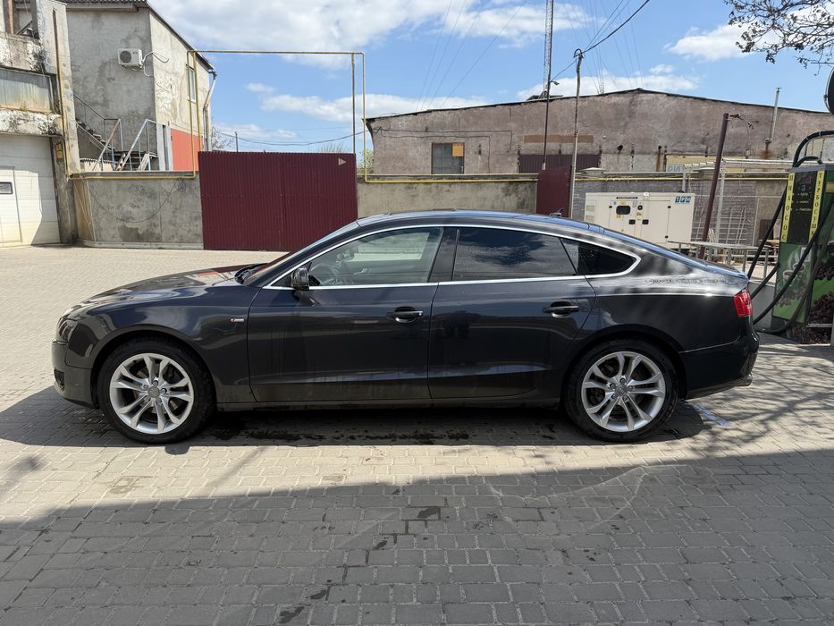 продам Audi A5 s line