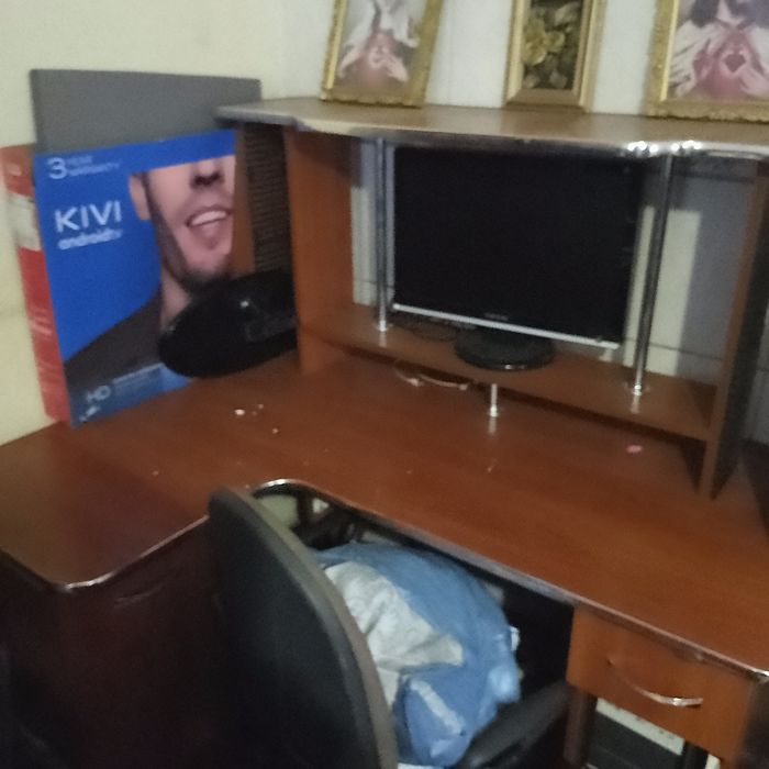 Комп'ютерний стіл
