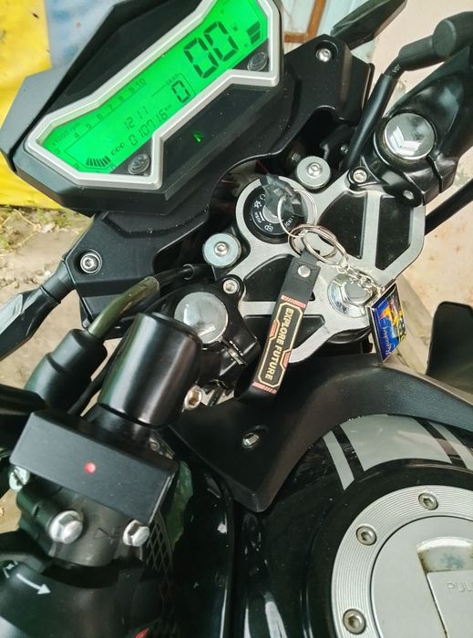 Продам мотоцикл Spark 200