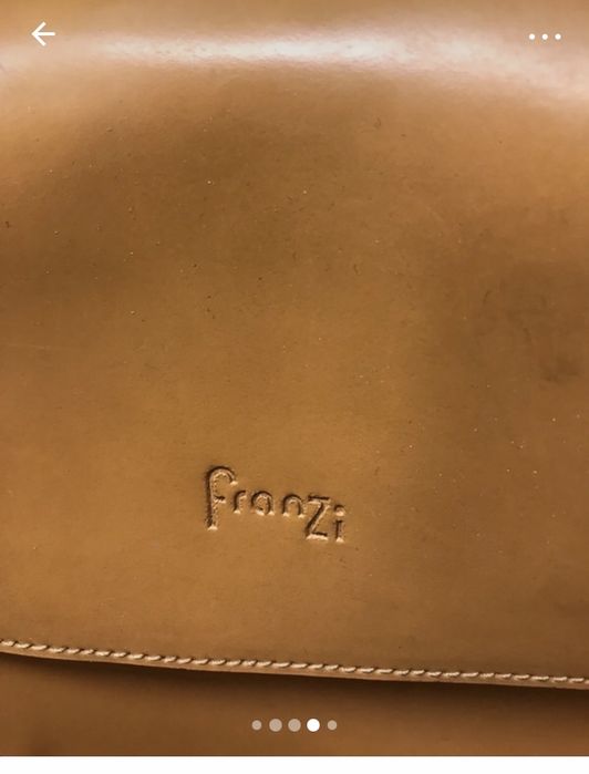 Carteira de pele sintetica