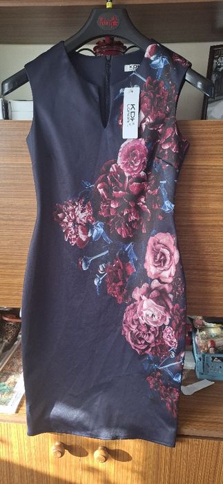 Nowa kwiatowa sukienka