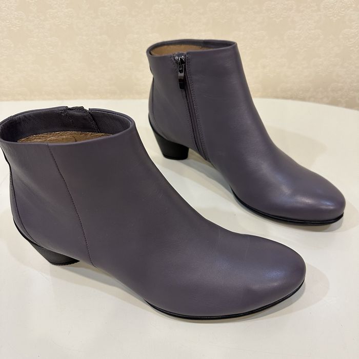 ЕССО.  Жіночі  черевики. Оригінал. Нові.  Розмір 36 ; 39. Шкіра.