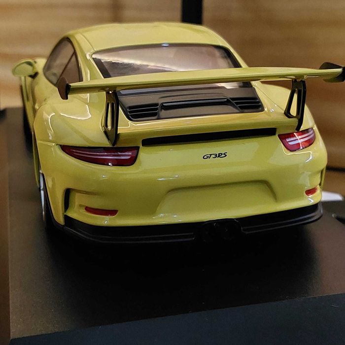 Porsche 911 (991) GT3 RS 2015 (amarelo) Minichamps 1:18