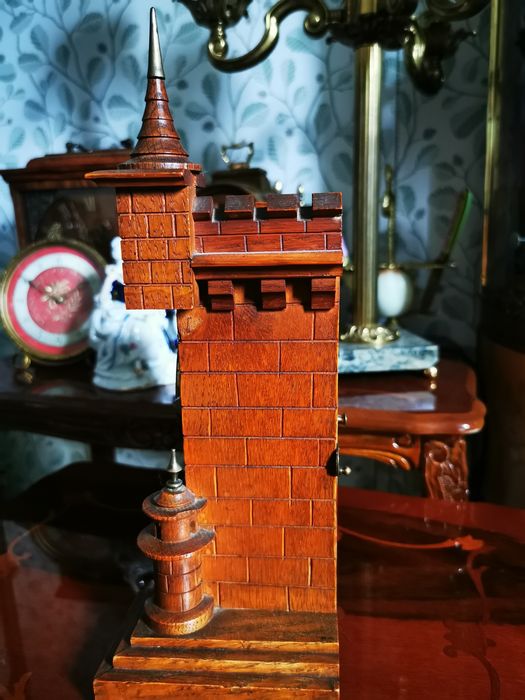 Настольные часы Замок