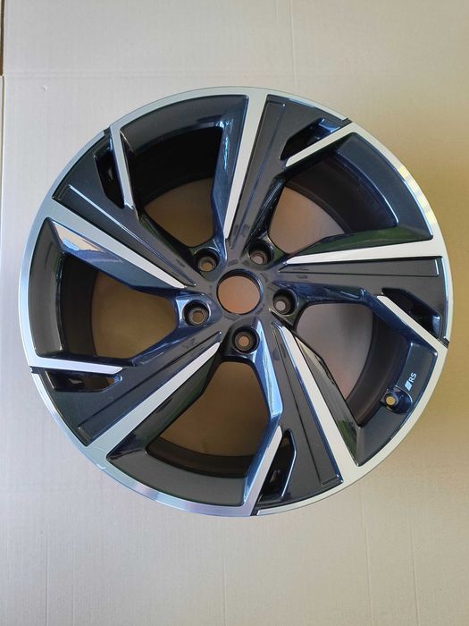 AUDI RS6 A6 e-tron 2025 felga 21