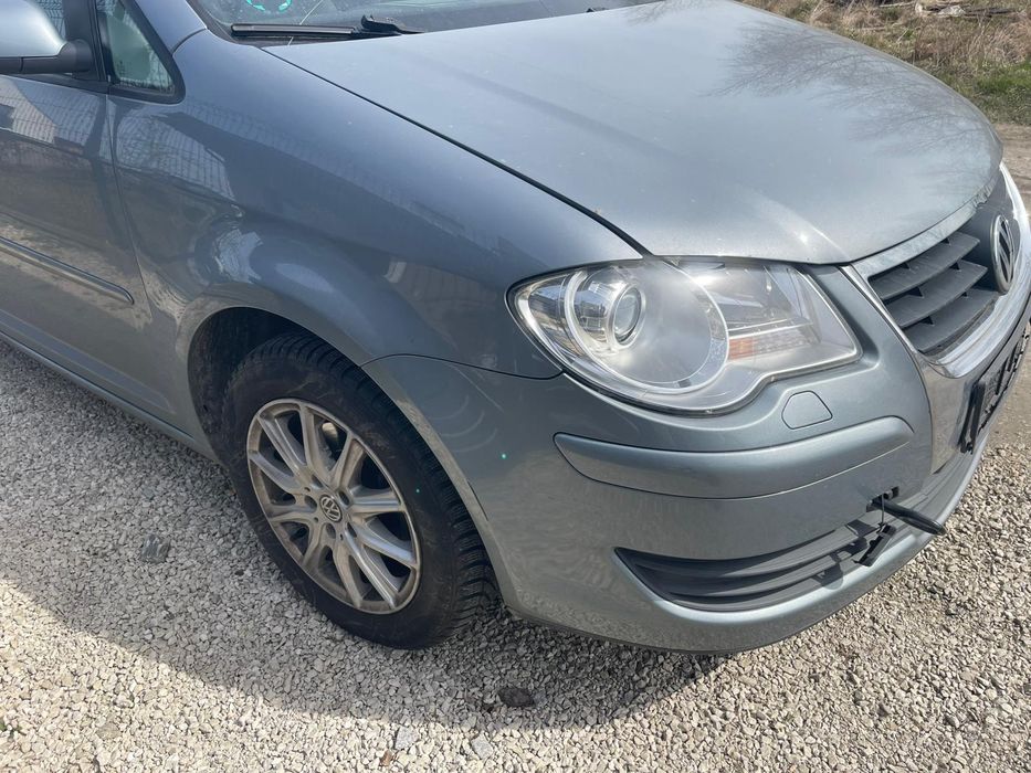 Maska VW Touran lift kolor LR7N lift