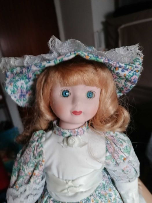 Boneca de porcelana Antiga (40cm)