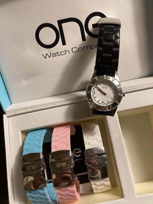 Relógio One com bracelets e caixa
