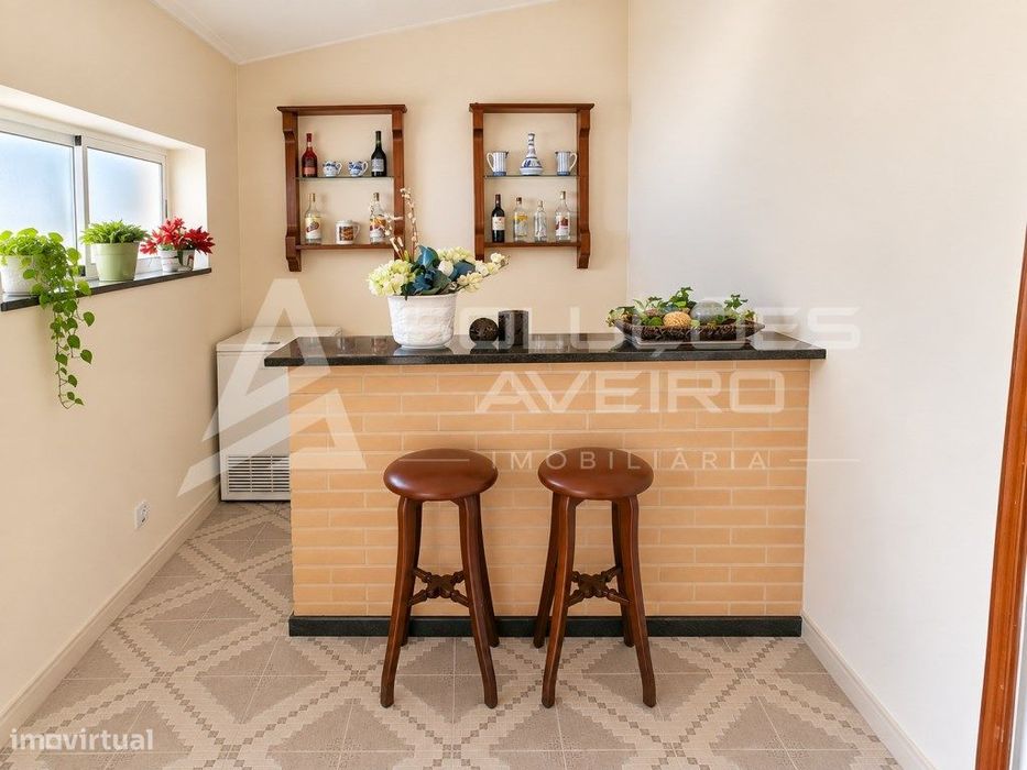 Moradia T4+1 | Piscina Coberta | Ginásio | Dois Lotes Urbanos | Cen...