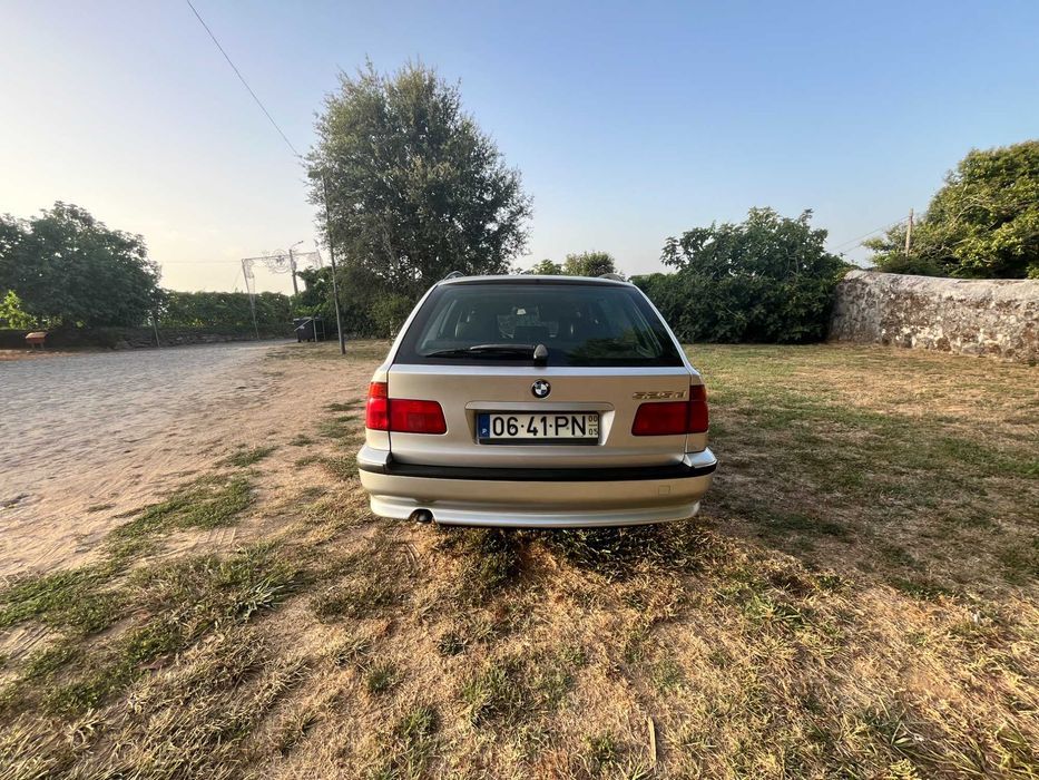 BMW 525d Touring E39 (05/2000) – Nacional | Pele | Teto de Abrir | IUC Antigo