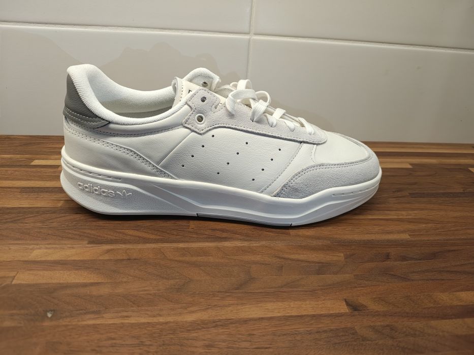 Buty Adidas Court Finale 44 2/3