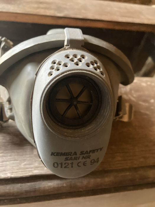 Mascara de gas/ pintura da marca Kemira Safety