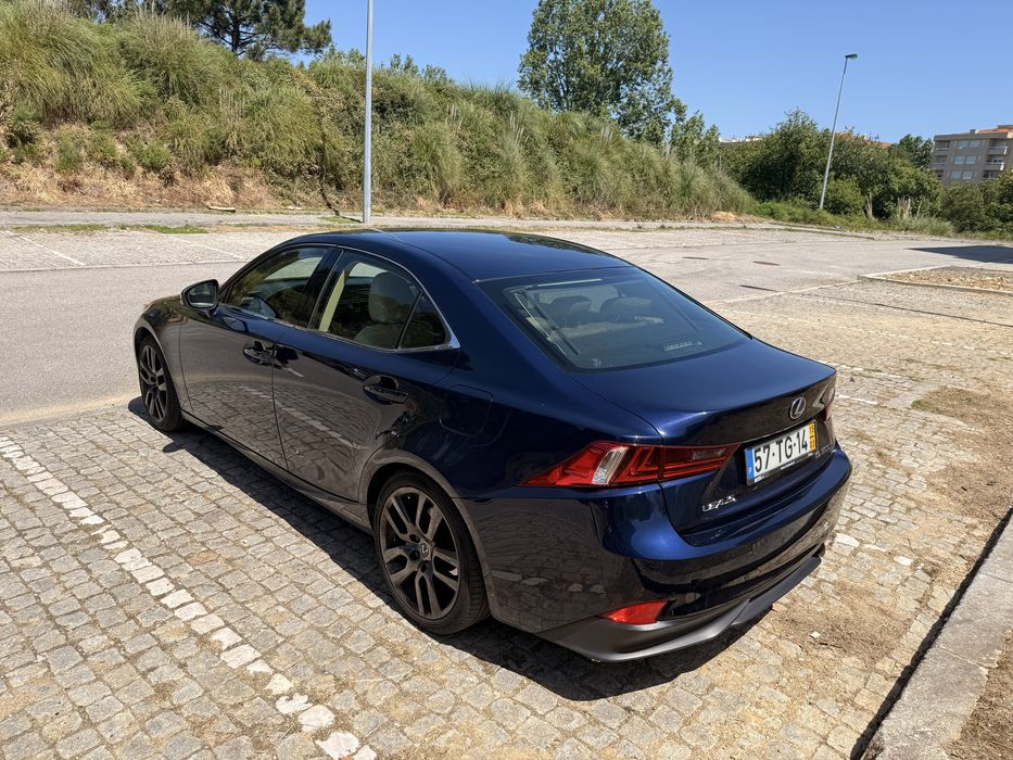 Vendo Lexus is300h