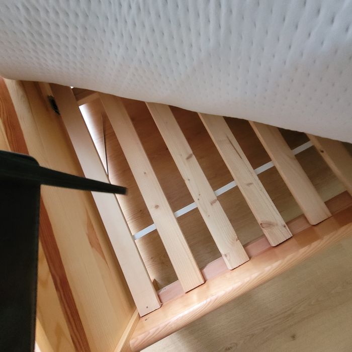 Łóżko drewniane 140x200 jak nowe