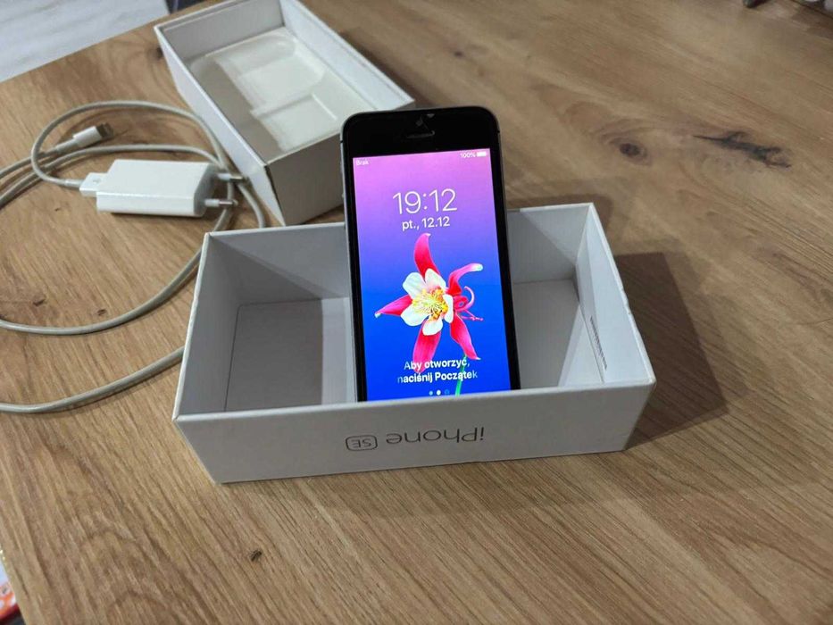 IPhone SE Oryginalna ładowarka 1 właściciel 2018