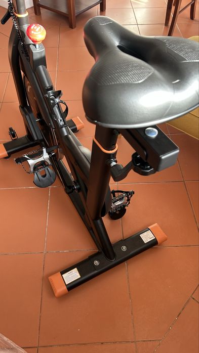 Bicicleta de Exercício Toputure 2025 – Como Nova