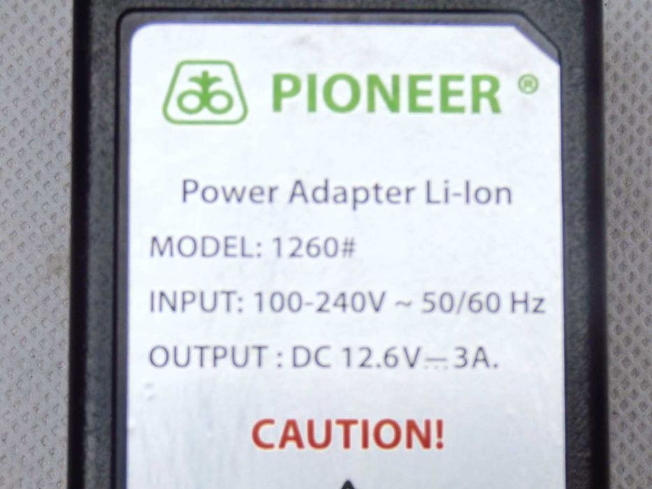Електрошрот 12.6в 12.6v 3.0A  блок живлення питания Pioneer