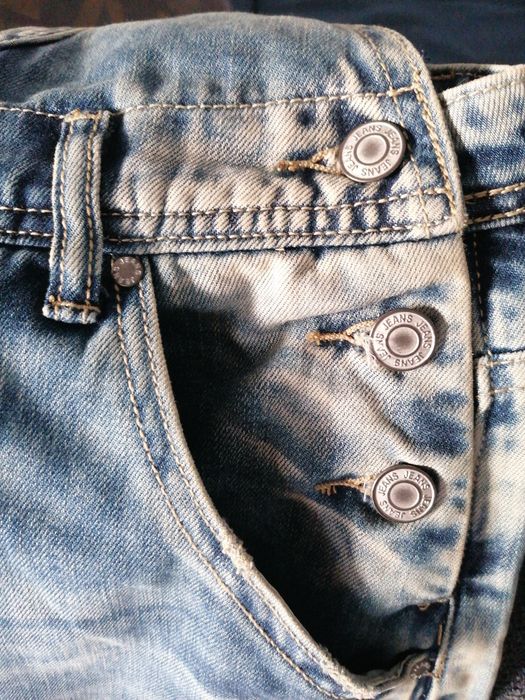 Jeansy ogrodniczki z dziurami L