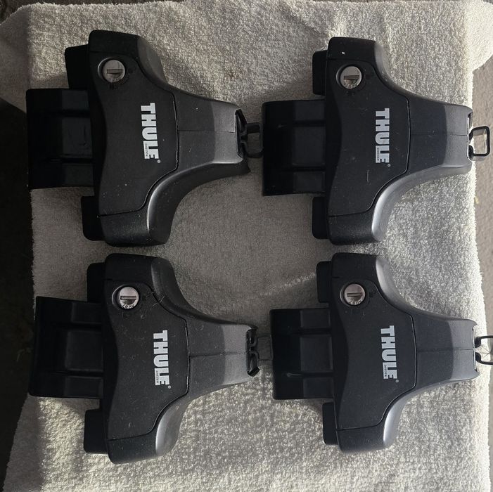 Stopy bagażnika dachowego Thule Rapid System 754 + dwa kity