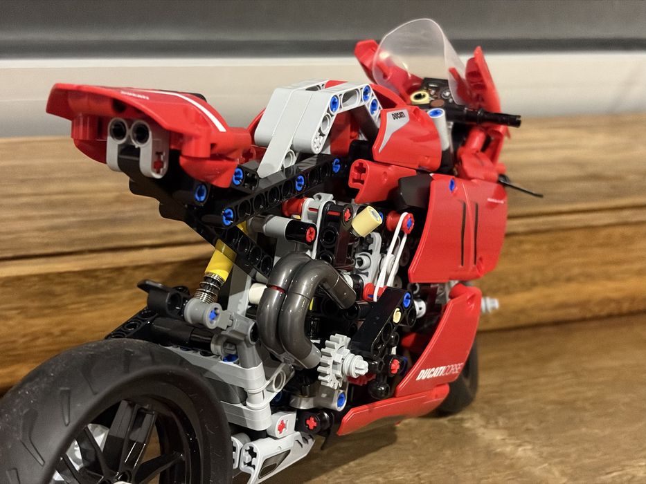 Lego Ducati panigale V4 R