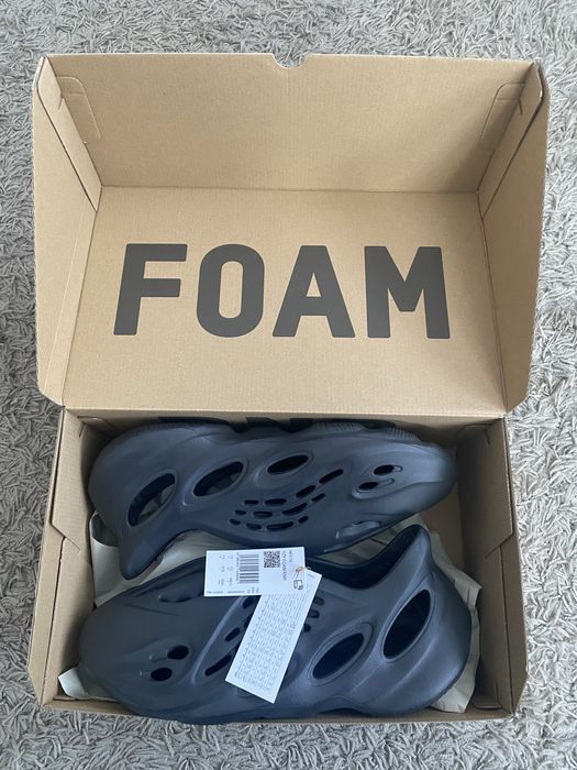 Adidias Yeezy Foam Onyx