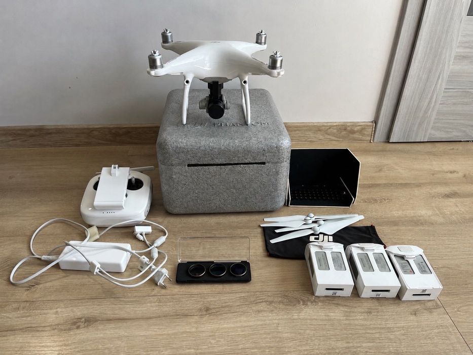DJI Phantom 4 Pro | Sprawny zestaw: 3 baterie, filtry ND, karta 32GB