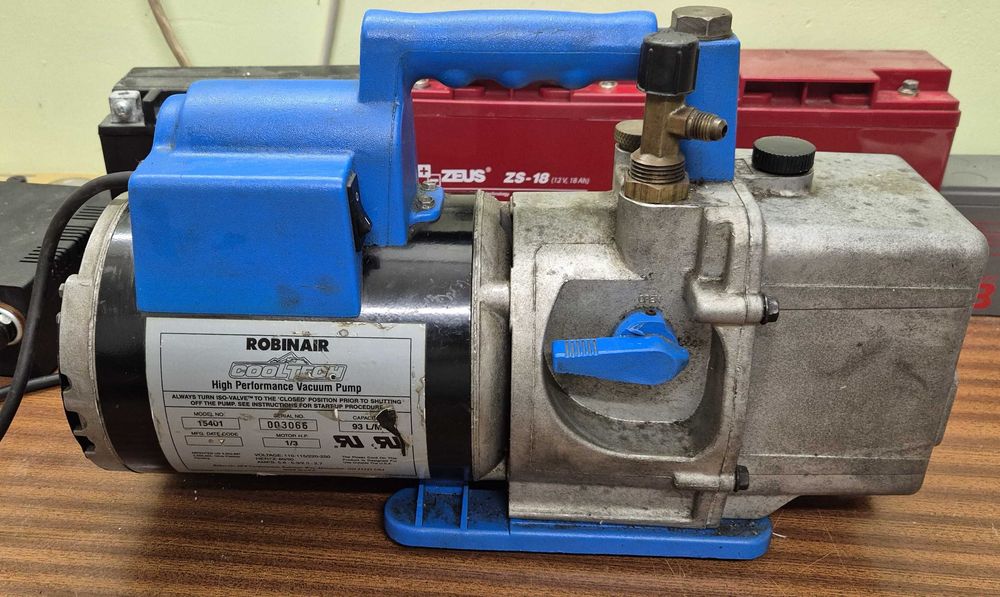 Wysoko wydajna pompa próżniowa Robinair SPX   (Chlodnictwo)