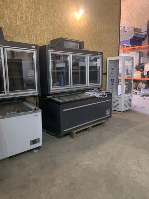 Морозильные надсройки 2 м и 2,5 м лари под них, витрины