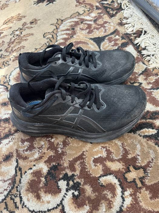 Продам кросовки Asics gel-kayano 30