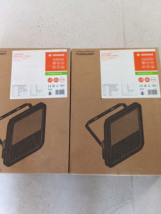 lampa LED floodlight 80 w 4000k 10000lm Black aluminium model 4058075422520   fl pfm 80w/4000k sym 100bk okazja 2 sztuki.