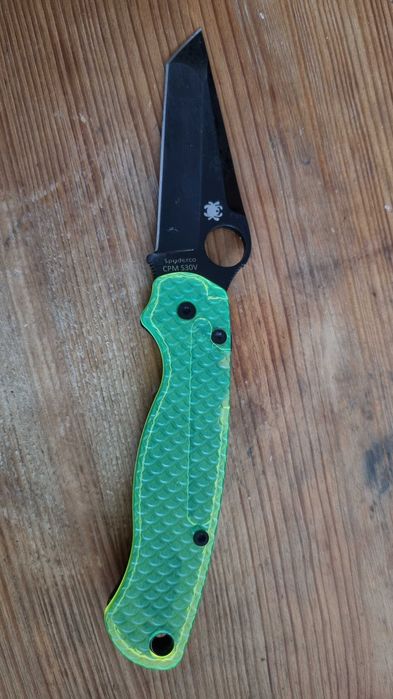 Коллекція накладок на ручку з катафота spyderco paramilitary 2