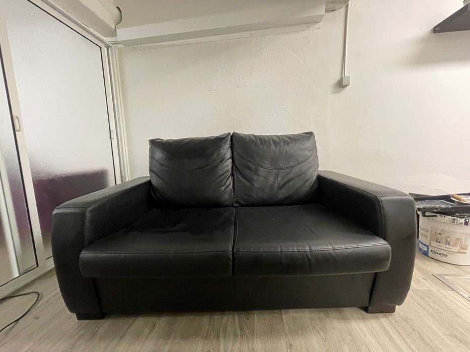 Sofá em pele em muito bom estado