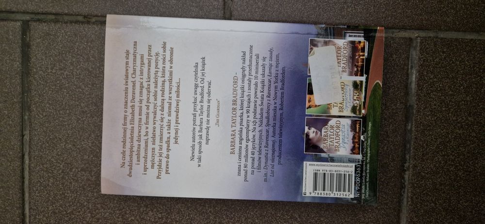 Książka Barbara Taylor Bradford Elizabeth dziewczyna musi zmagać się