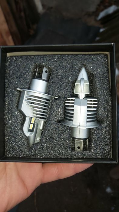 Лед LED лампи Н4